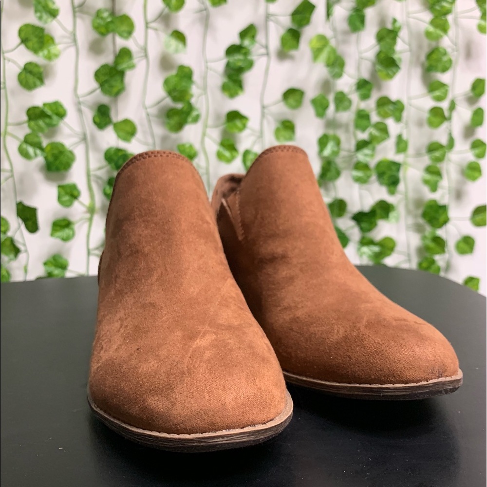 American eagle booties NWT